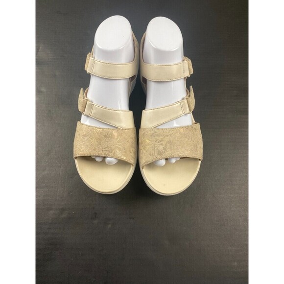 Clarks Un Adorn Ease 8 M Womens‎ Beige Leather Strap Sandals Comfort Casual Used - Picture 4 of 16